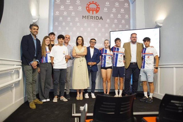 Más de 1.300 triatletas se darán cita este fin de semana en Mérida para participar en el Campeonato de España de Triatlón Supersprint.