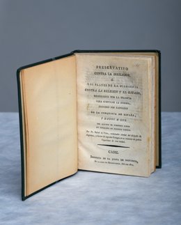 El Museu Valenci de la Illustració i la Modernitat (MuVIM) abre al público la muestra 'La revuelta de la razón', en la que exhibe algunas de las "joyas" de su biblioteca para proponer "una lectura política" de la Ilustración.