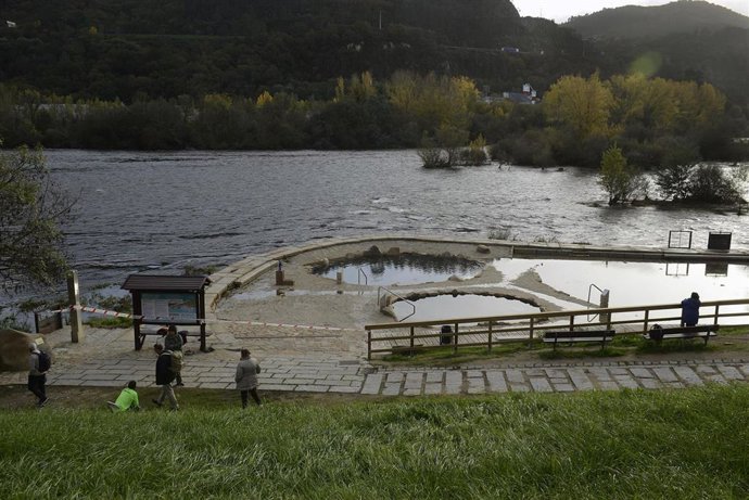 Archivo - Vista de las termas de A Chavasqueira y el Muiño da Veiga cerradas por inundación, a 23 de noviembre de 2022, en Ourense, Galicia (España). Las termas de A Chavasqueira y el Muiño da Veiga han tenido que ser cerradas como consecuencia de la su