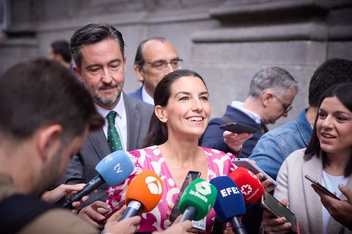 La candidata de VOX a la presidencia de la Comunidad de Madrid, Rocío Monasterio, ofrece declaraciones a los medios a su llegada a una misa 