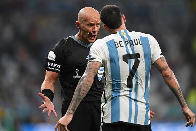 Archivo - El arbitro polaco Szymon Marciniak durante el Mundial de Catar 2022