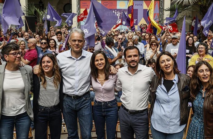 La candidata a la alcaldía de Valncia de la coalición, Pilar Lima (i), la ministra de Igualdad, Irene Montero (2i), el candidato a la Generalitat de UP-EUPV, Héctor Illueca (3i), la ministra de Derechos Sociales y Agenda 2030 y secretaria general de Po
