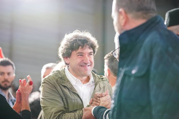 El secretario general del PSE-EE, Eneko Andueza, durante un acto en el Frontón Lakua, a 15 de mayo de 2023, en Vitoria-Gasteiz, Álava, País Vasco (España). .