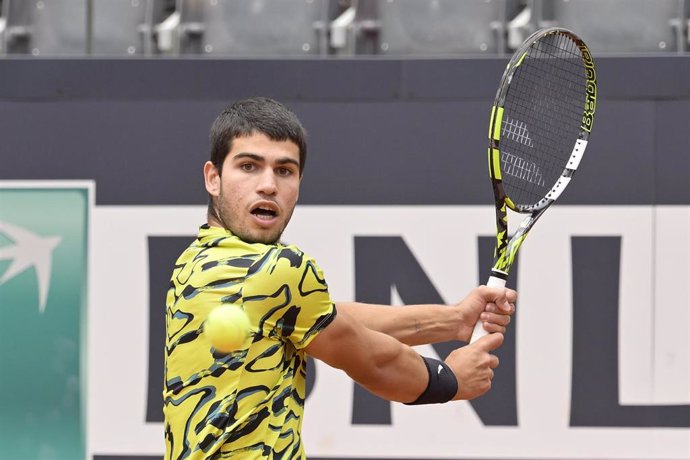 El tenista español Carlos Alcaraz durante su partido de tercera ronda en el torneo de Roma 2023