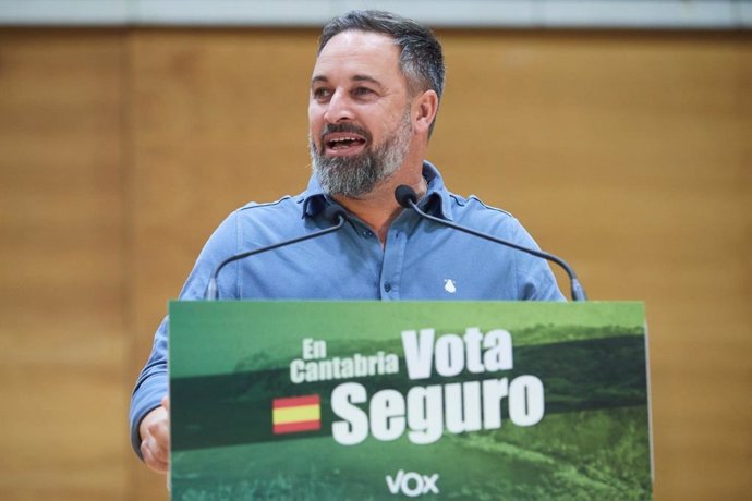 El presidente de Vox, Santiago Abascal, en un mitin en Santander (Cantabria)