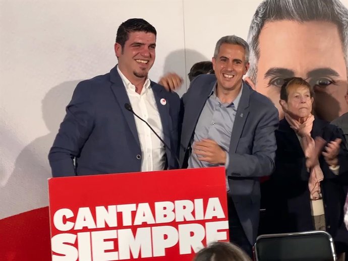 Pablo Zulaga y Víctor Callejo durante la presentación de la candidatura socialista de Medio Cudeyo