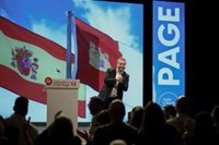 Page llama a la movilización a los moderados "de fondo" para evitar a un PP que "espera que suene la flauta"