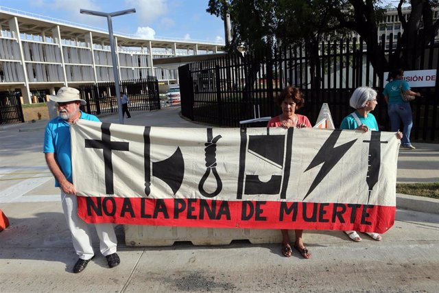 Archivo - Imagen de archivo de una protesta contra la pena de muerte.