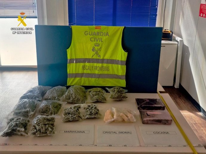 Detenido un hombre tras intentar embarcar con más de cinco kilos de droga en el ferri de Dénia a Ibiza