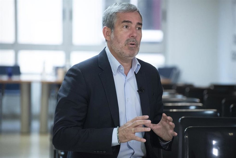 Archivo - El ex presidente canario y líder de Coalición Canaria (CC) Fernando Clavijo, durante una entrevista con Europa Press en la sede del partido, a 9 de septiembre de 2022, en Santa Cruz de Tenerife, Canarias (España). Clavijo, miembro de Coalición