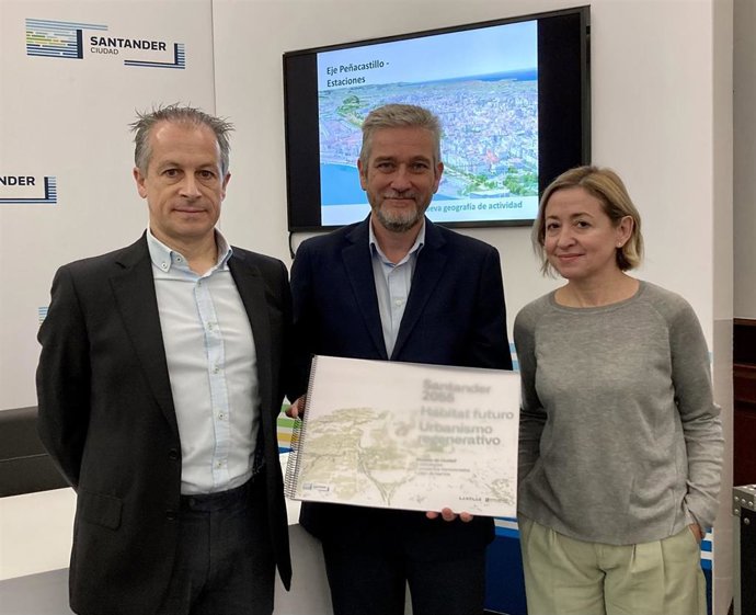 Archivo - Javier Ceruti durante la presentación del modelo de ciudad