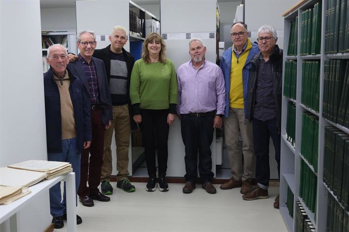 De izqda. A dcha: José Antonio Marquina, Javier Asín, Juan Ángel Oliver Miranda, Ana Ollo, Justo Calvo Oliver, Teo Ronco y Josemi Gastón