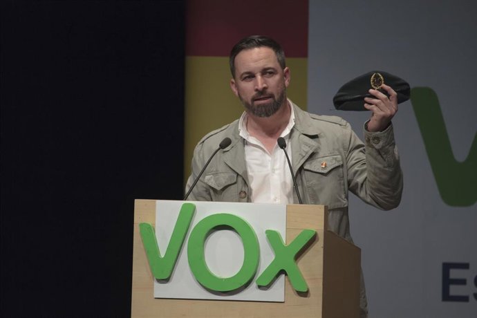 Archivo - El presidente de Vox, Santiago Abascal, en un acto del partido en Logroño. 