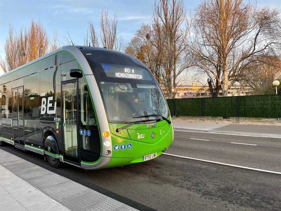 Archivo - Bus eléctrico de Vitoria