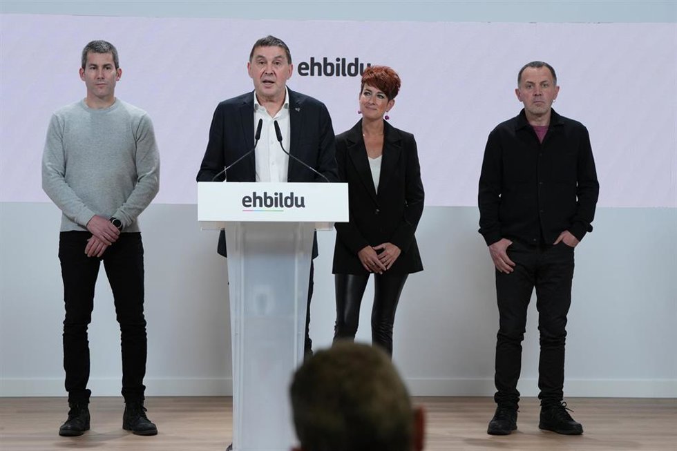 El coordinador general de EH Bildu, Arnaldo Otegi, durante una rueda de prensa 