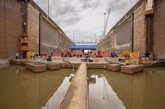 Foto: Esclusas de Pedro Miguel reciben mantenimiento de cámara seca
