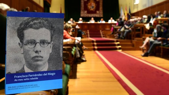 Acto de la USC en homenaje a Francisco Fernández del Riego.