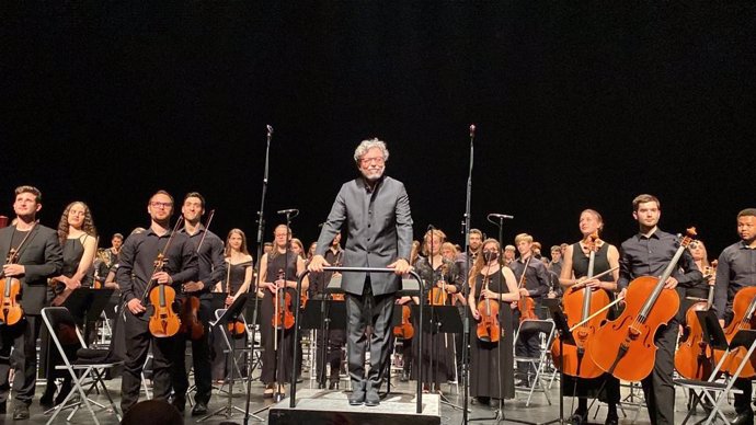 El director ecuatoriano José María Álvarez dirigirá Carmina Burana en el Auditorio Nacional de Música de España