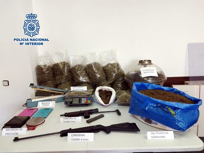 Nota De Premsa: "Trobat Un Subfusell En Una Plantació Indoor De Marihuana Desmantellada Per la Policia Nacional"