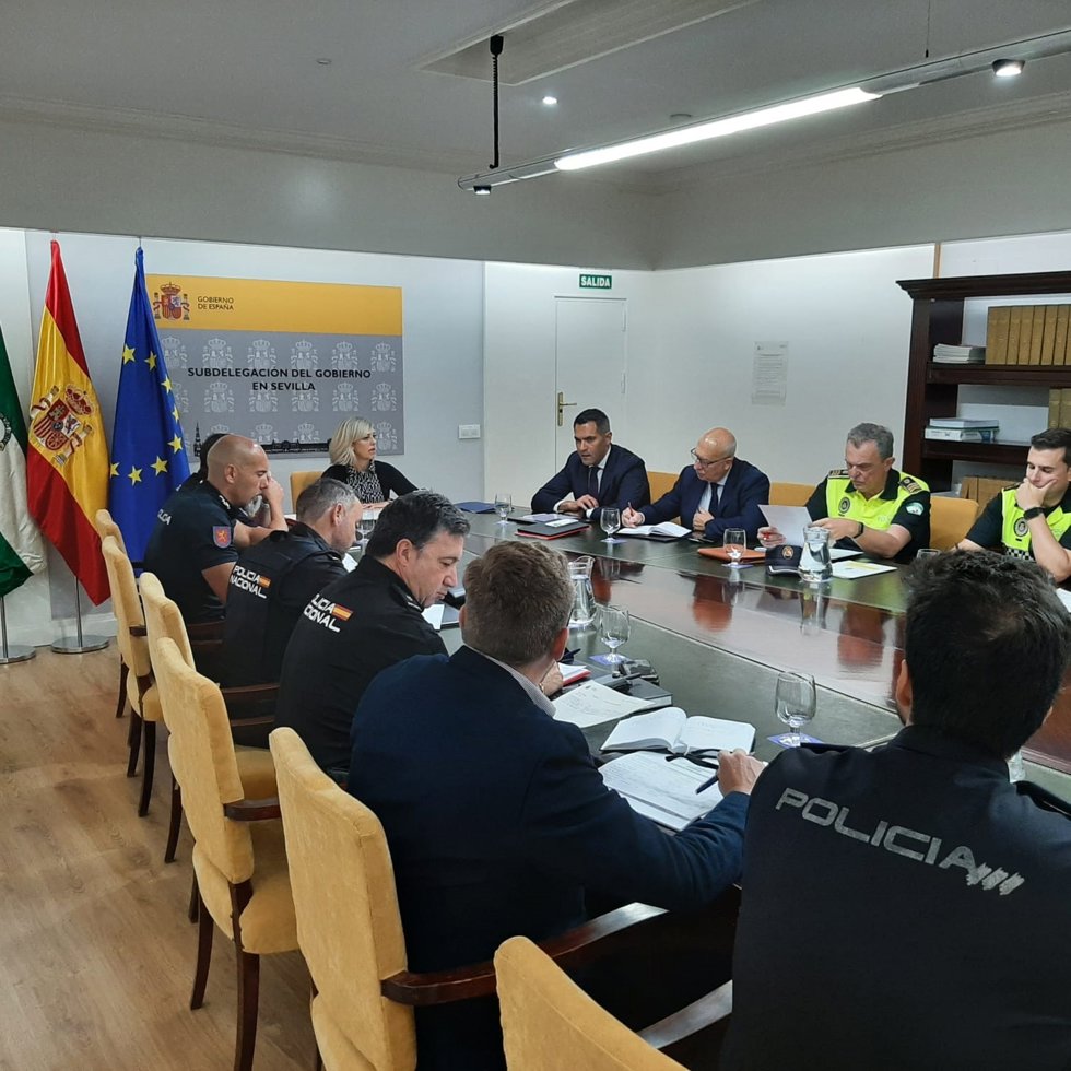 Reunión del dispositivo de seguridad para el Sevilla-Juventus de Turín y para el Sevilla-Betis, celebrada en la Subdelegación del Gobierno.
