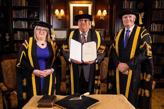 Pictured: Deputy Vice Chancellor Rev. Helen Stokley (l), Chancellor Rick Warren, Vice Chancellor, Rev. Prof. Philip McCormack at the Installation Ceremony of Dr. Rick Warren as Chancellor of Spurgeons College.