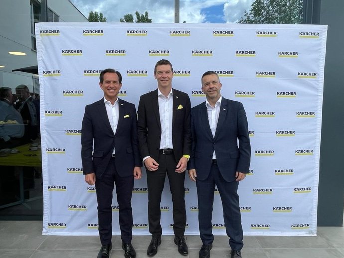 Christian May, Luis Hereza y Ricardo Eimil en la inaguración de las instalaciones de Krcher en Granollers (Barcelona).