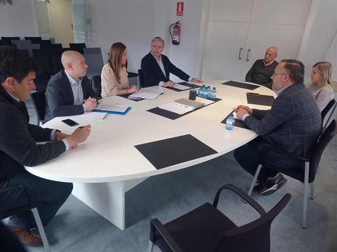 Reunión de la candidata del Partido Popular a la Alcaldía de Gijón, Ángela Pumariega, con la Confederación Asturiana de la Construcción CAC-Asprocon