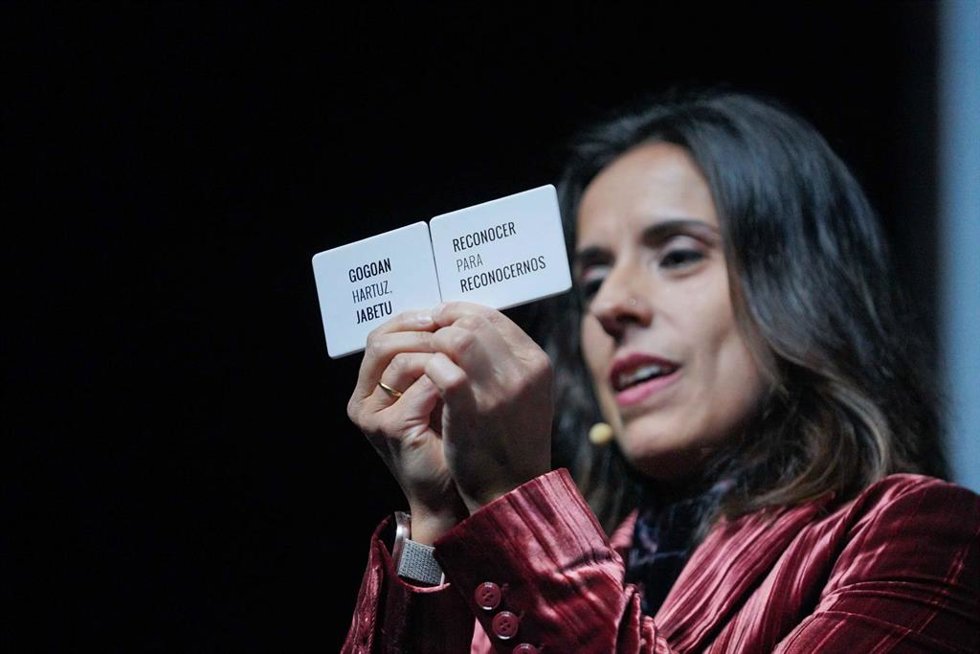 Archivo - La vicepresidenta de la Fundación Fernando Buesa, Sara Buesa, durante el XXIII In Memoriam de la Fundación Fernando Buesa con motivo del aniversario del asesinato del dirigente del PSE Fernando Buesa y su escolta Jorge Díez, en el Palacio de C