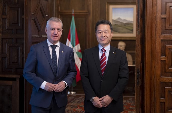 El lehendakari, Iñigo Urkullu, y el gobernador de la prefectura japonesa de Mie, Katsuyuki Ichimi