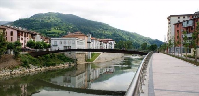 Puente peatonal entre Villabona y Zizurkil