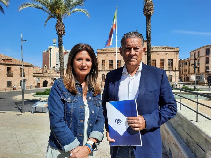 Raul Caro Accino y Auxi del Olmo