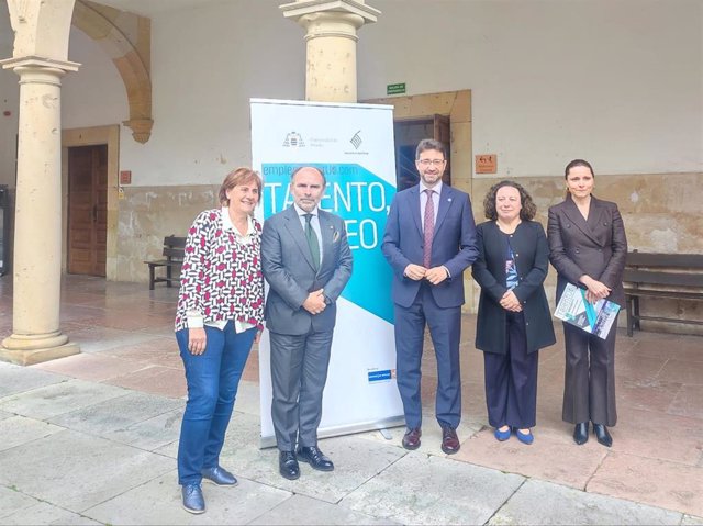 Presentación del servicio de asesoramiento personalizado de acceso al mercado laboral para estudiantes y egresados dentro del programa 'TalentUO' de la Universidad de Oviedo