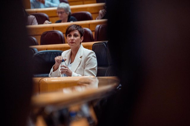 La ministra de Política Territorial y portavoz del Gobierno, Isabel Rodríguez, durante una sesión plenaria en el Senado, a 16 de mayo de 2023, en Madrid (España). El jefe del Ejecutivo y el líder de PP protagonizan un nuevo debate parlamentario a escasos 