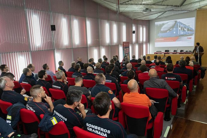 Los Bomberos de Zaragoza forman a otros efectivos españoles en emergencias con hidrógeno