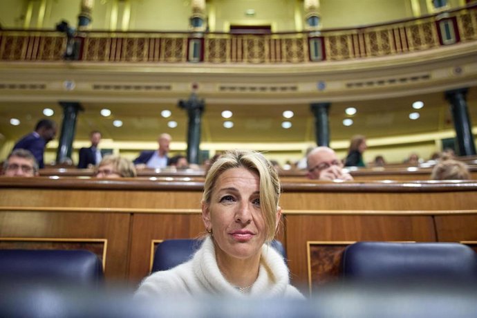 Archivo - La vicepresidenta segunda del Gobierno y ministra de Trabajo, Yolanda Díaz, en una sesión plenaria en el Congreso de los Diputados.
