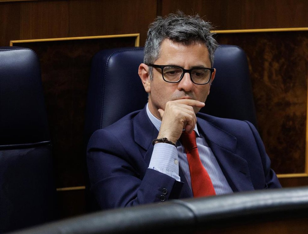 El ministro de la Presidencia, Relaciones con las Cortes y Memoria Democrática, Félix Bolaños, durante una sesión plenaria en el Congreso de los Diputados.