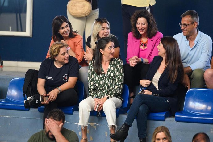 María del Mar Vázquez (PP) pone en valor el producto 'kilómetro cero' de la Lonja de Almería