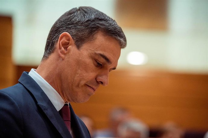El presidente del Gobierno, Pedro Sánchez, durante una sesión plenaria en el Senado, a 16 de mayo de 2023, en Madrid (España). El jefe del Ejecutivo y el líder de PP protagonizan un nuevo debate parlamentario a escasos doce días de las elecciones autonó