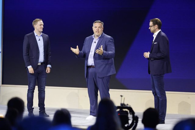 Jürgen Müller, Chief Technology Officer at SAP (left), Rolf Schumann, CEO Schwarz Digital, and Thomas Saueressig, Board member at SAP SE and leader of the SAP Product Engineering (rigt) announced the Partnership at SAP Sapphire in Orlando