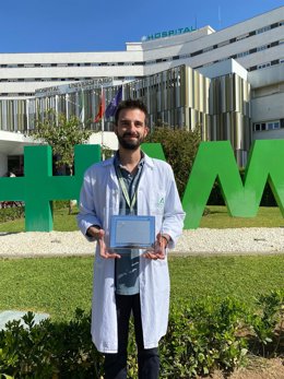 Manuel Delgado, médico interno residente de la Unidad de Vigilancia de la Salud del Hospital Virgen Macarena