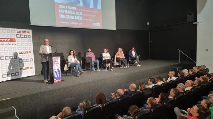 El secretario general de CCOO PV, Unai Sordo, interviene en una asamblea sindical