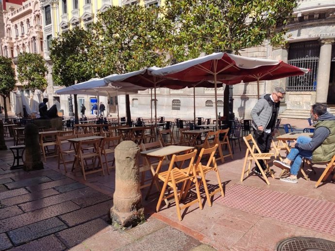 Archivo - Terrazas en Oviedo