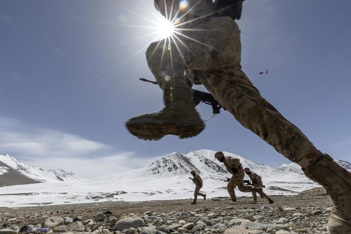 Maniobras del Ejército chino en la región de Xinjiang
