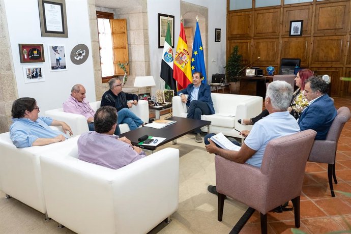 El presidente de la Junta, en la reunión con los representantes del Consejo Asesor Agrario.
