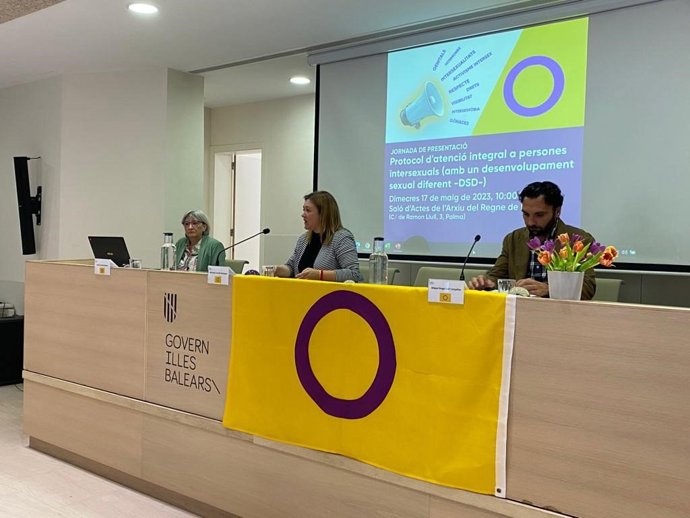 La consellera de Presidencia, Función Pública e Igualdad, Mercedes Garrido, en la inauguración de la jornada.