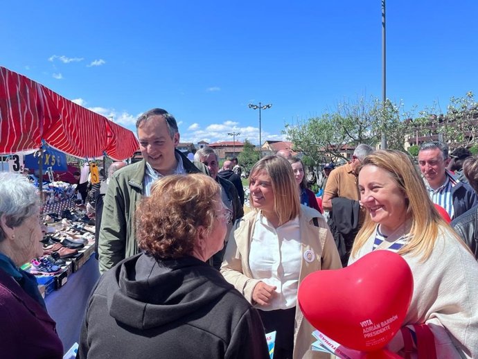 Alejandro Vega, Gimena Llamedo y Lydia Espina en Villaviciosa