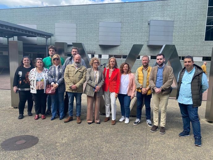 La número dos de la candidatura autonómica del PP, Pilar Fernández Pardo, en el Hospital Álvarez Buylla de Mieres