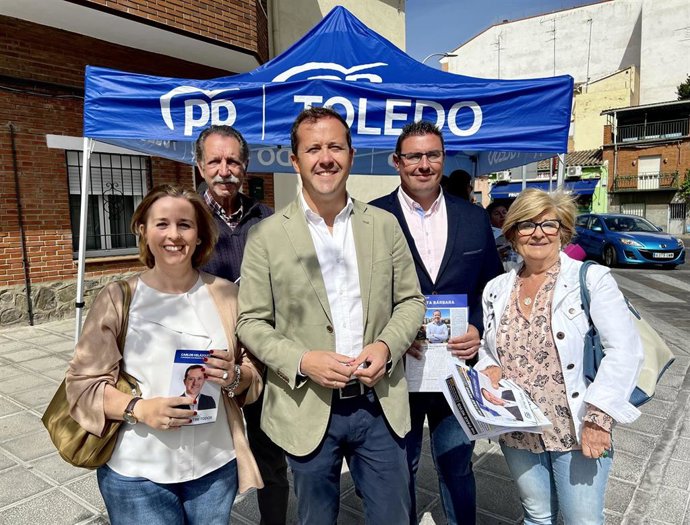El candidato a la Alcaldía de Toledo, Carlos Velázquez, en Santa Bárbara.