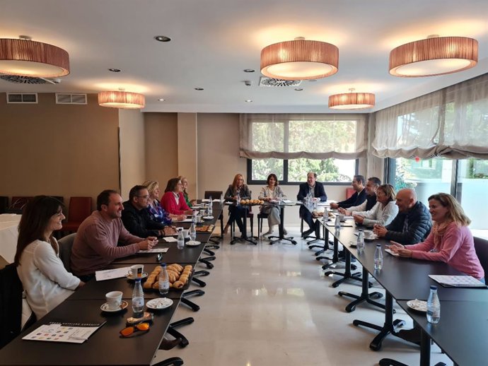 Reunión de Emma Buj (PP) y entidades sociales.