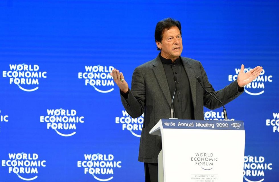 Archivo - El ex primer ministro de Pakistán Imran Jan